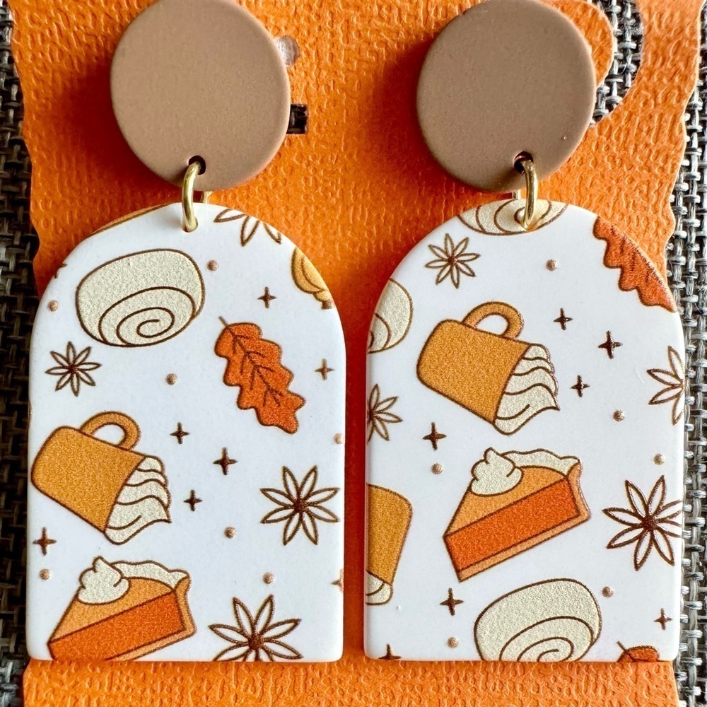 New Fall Thanksgiving Pumpkin Pie, Spice Latte, Cinnamon Roll, Leaf Earrings - Picture 1 of 5